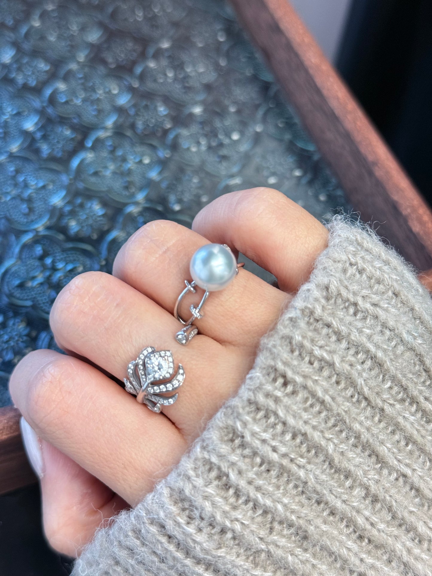 Simple White South Sea pearl Ring