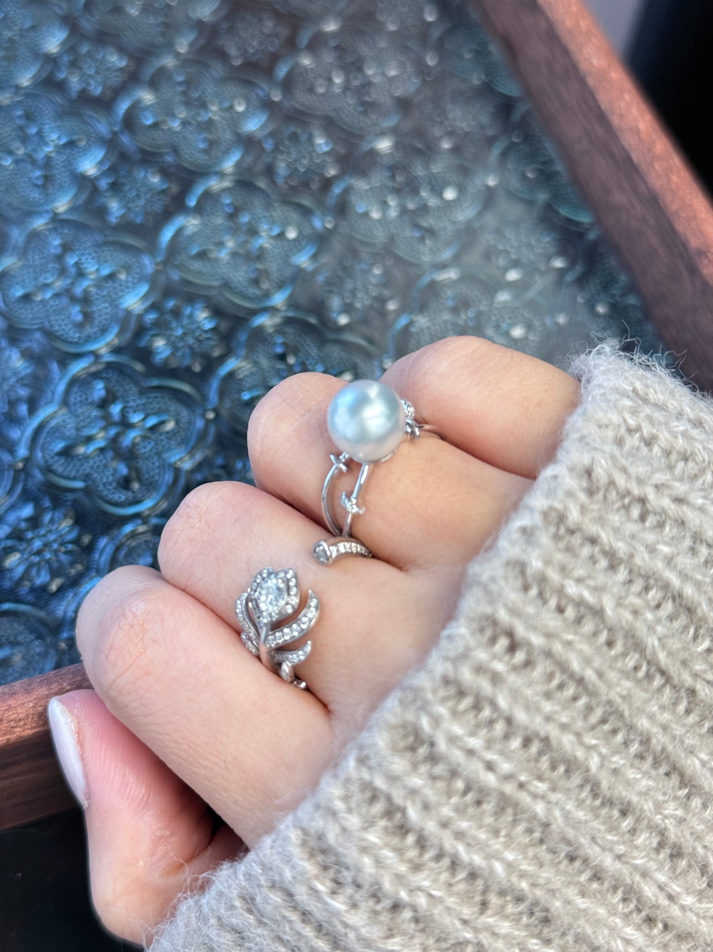 Simple White South Sea pearl Ring