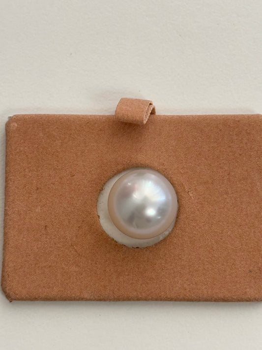 White south Sea Pearl，Single Button 12.6mm AAA/AA Paspaley