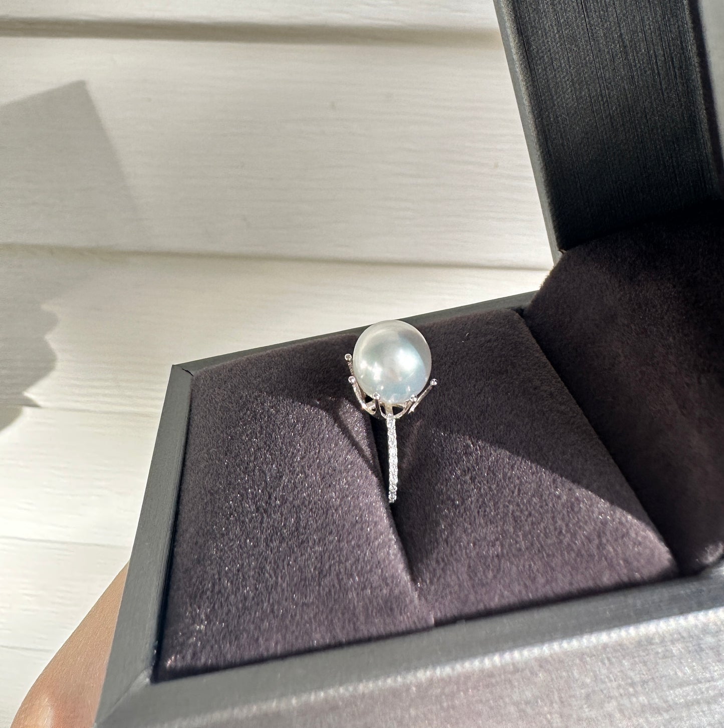 Simple White South Sea pearl Ring