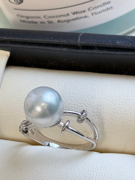 Simple White South Sea pearl Ring