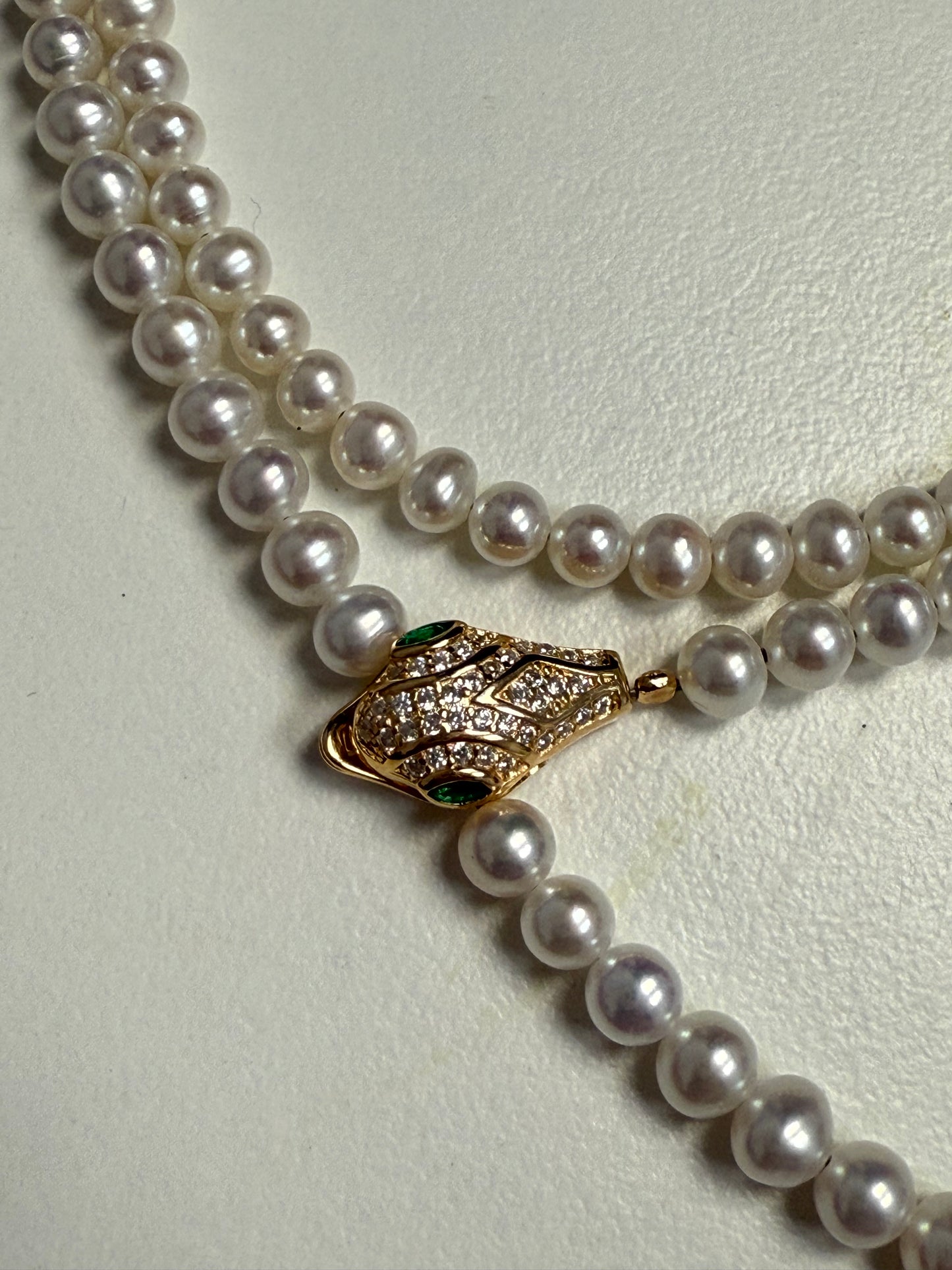 Snakehead Clasp Freshwater Pearl Necklace