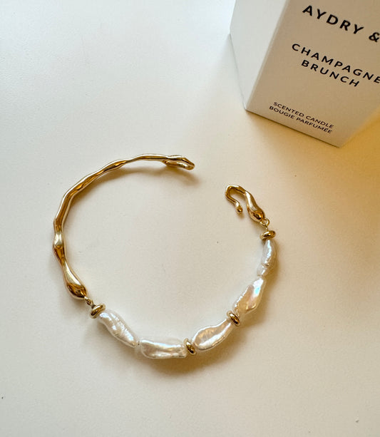 Gold Band Biwa Pearl Bracelet