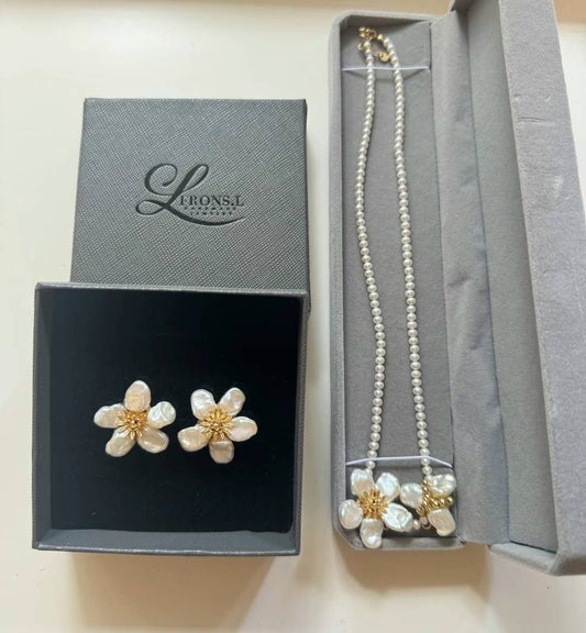 Petal Pearl Necklace