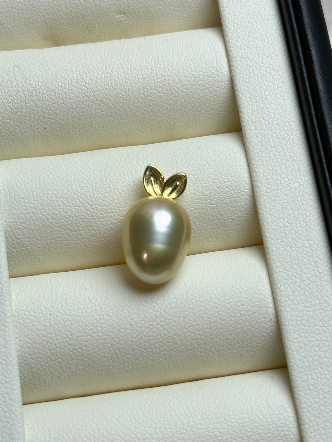 Carrot south gold sea Pearl Pendant