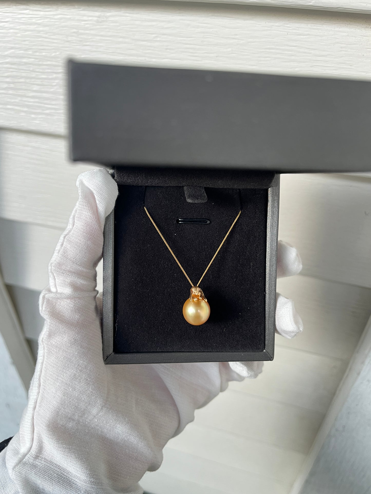 Rabbit Sea Pearl pendant