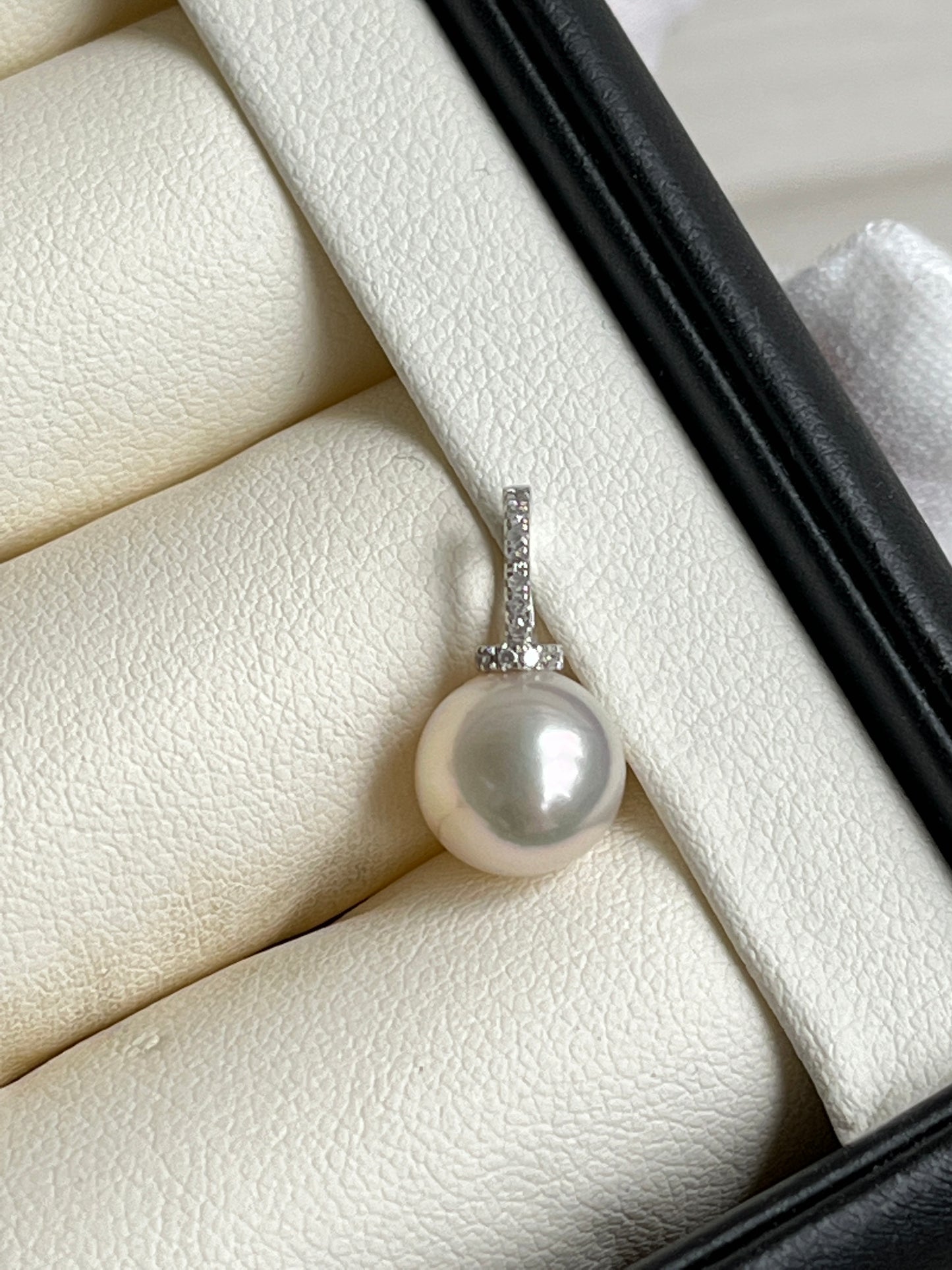 T Type Akoya Sea Pearl pendant