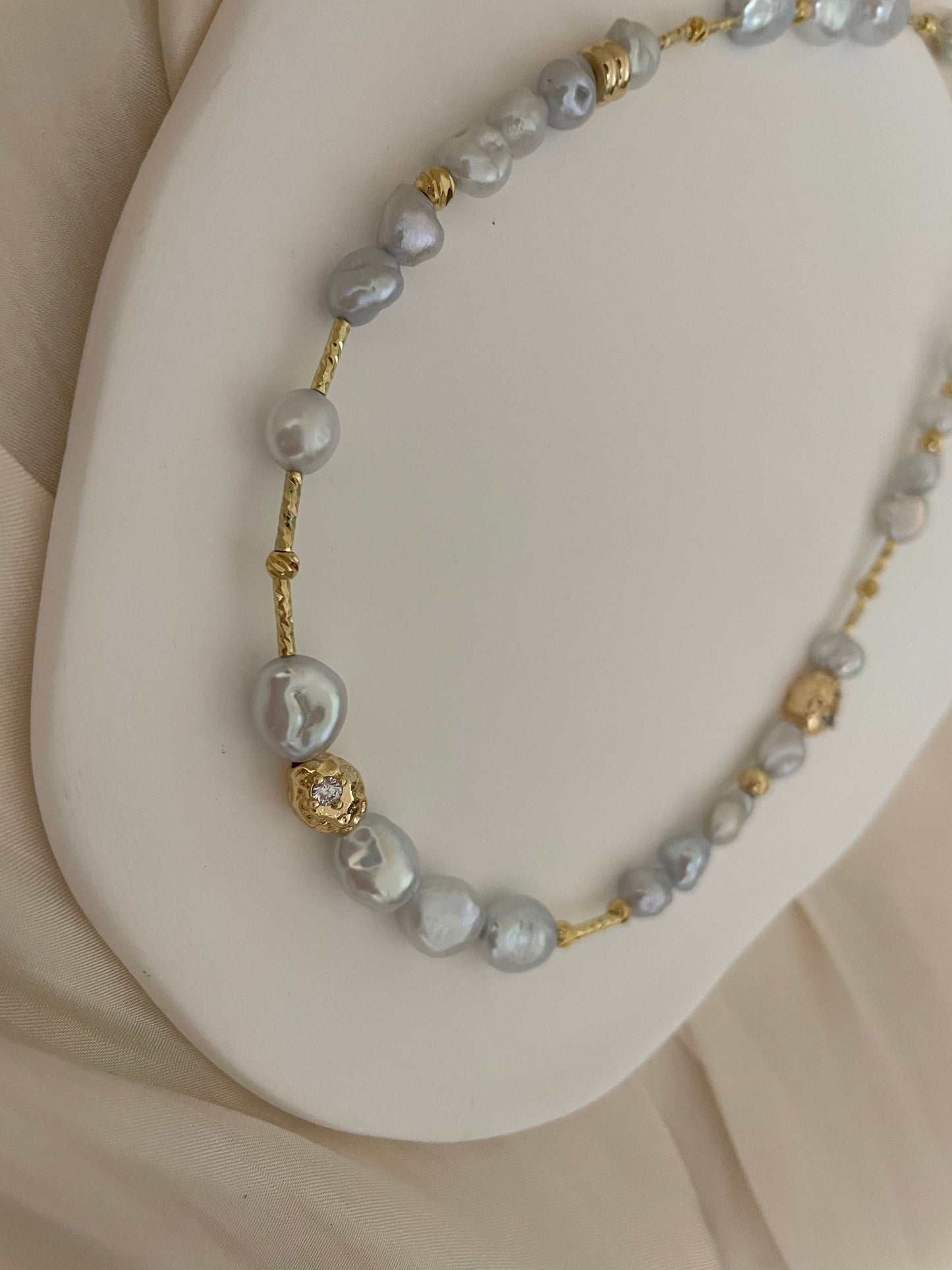 Glacier Baroque Pearl necklace