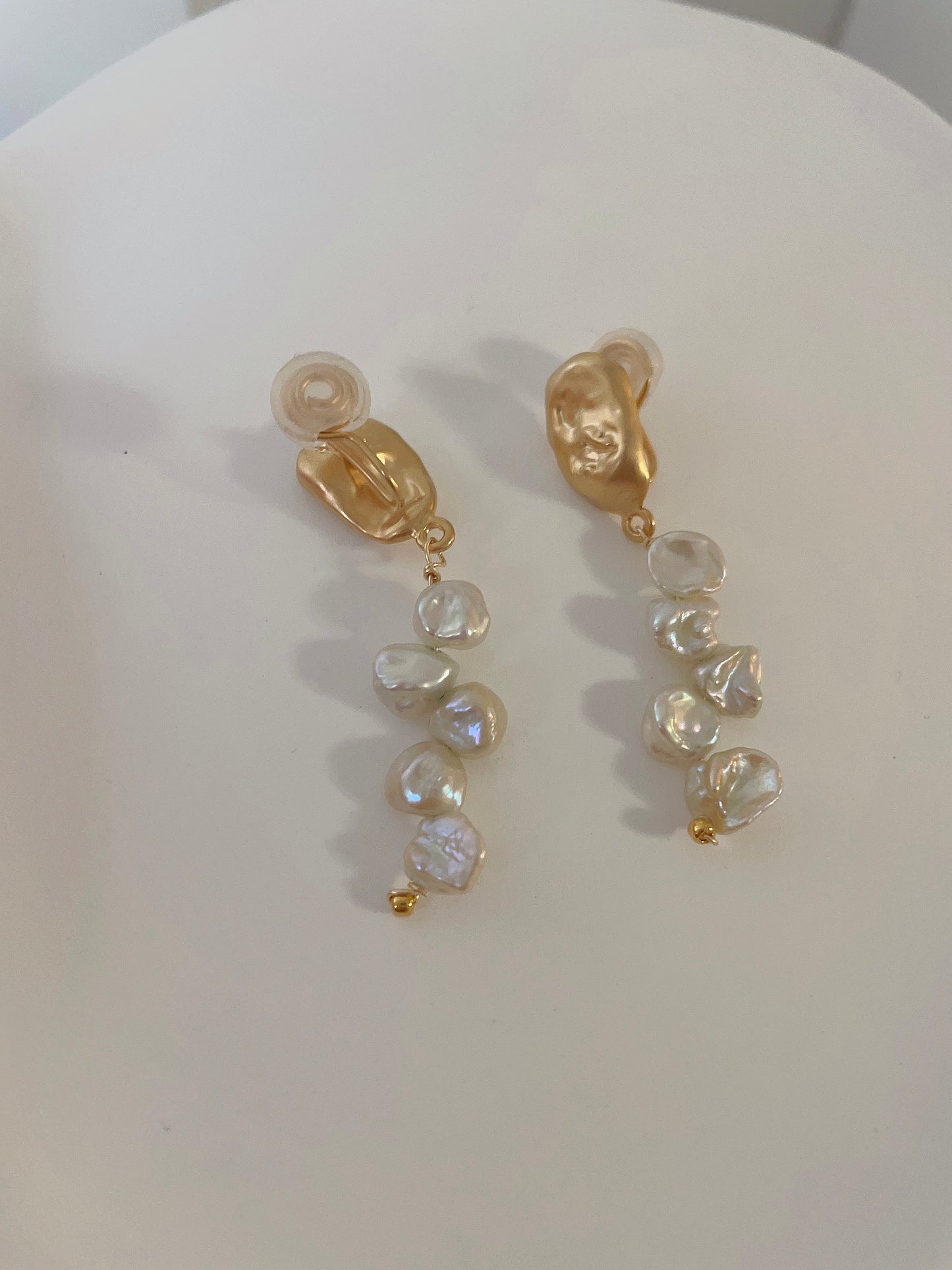 Maylee Petal Pearl Ear clip